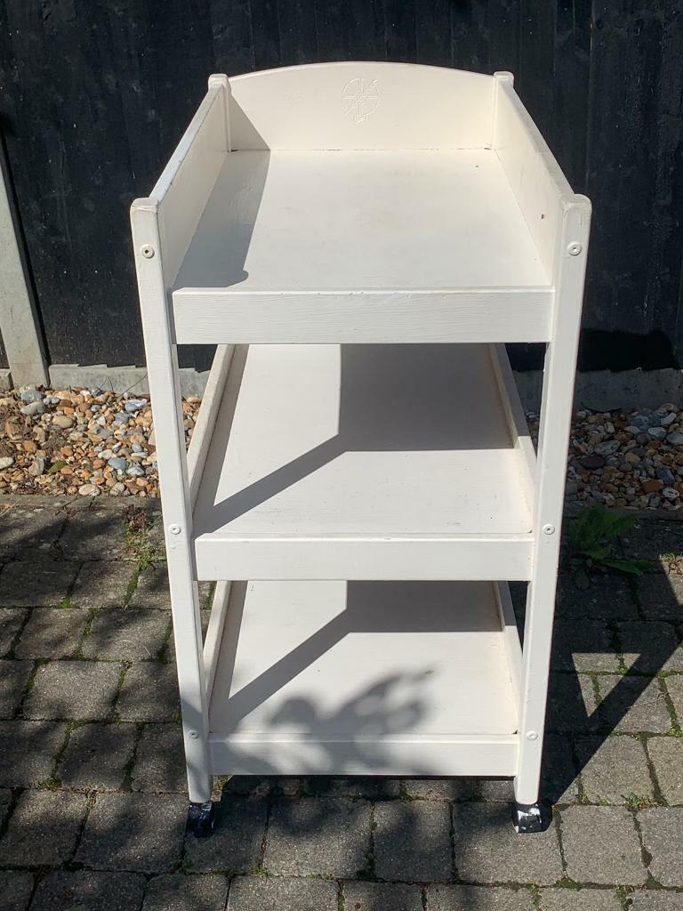 baby changing unit on wheels